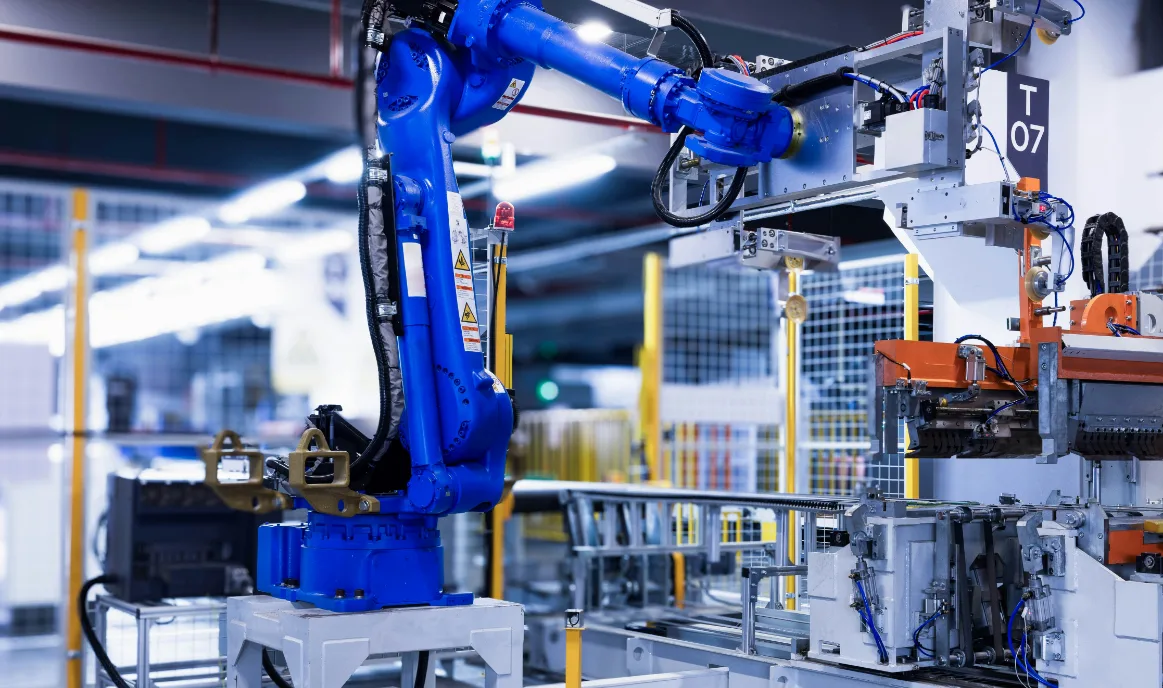 Optimize safety, supply chains, workforce efficiency, warehouses, asset tracking, and inventory management with IoT solutions