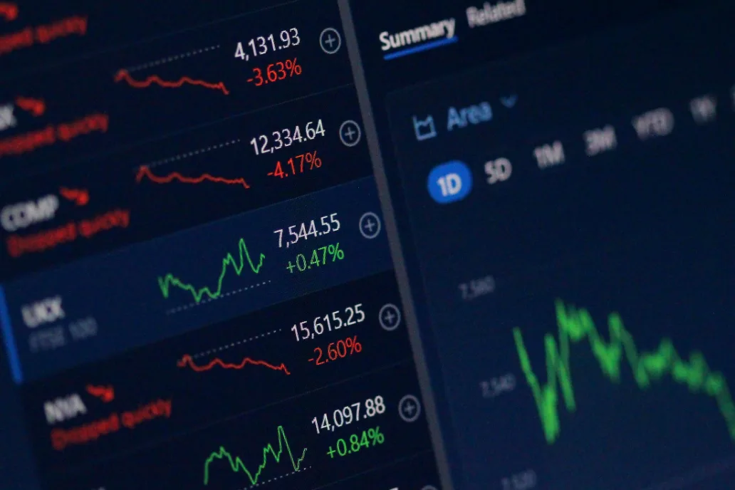 FinTech ML: Fraud Detection, OCR Digitalization & Augmented Analytics for Finance